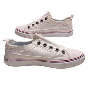 Blowfish Malibu White women’s play sneakers.